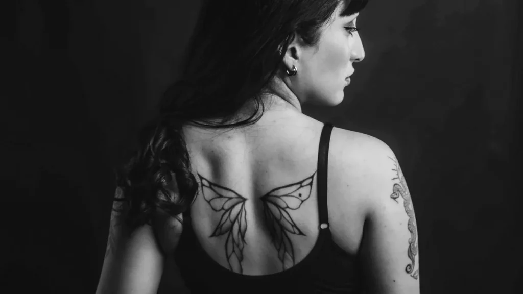 Le fétichisme du corps tatoué : pourquoi attire-t-il tant ?